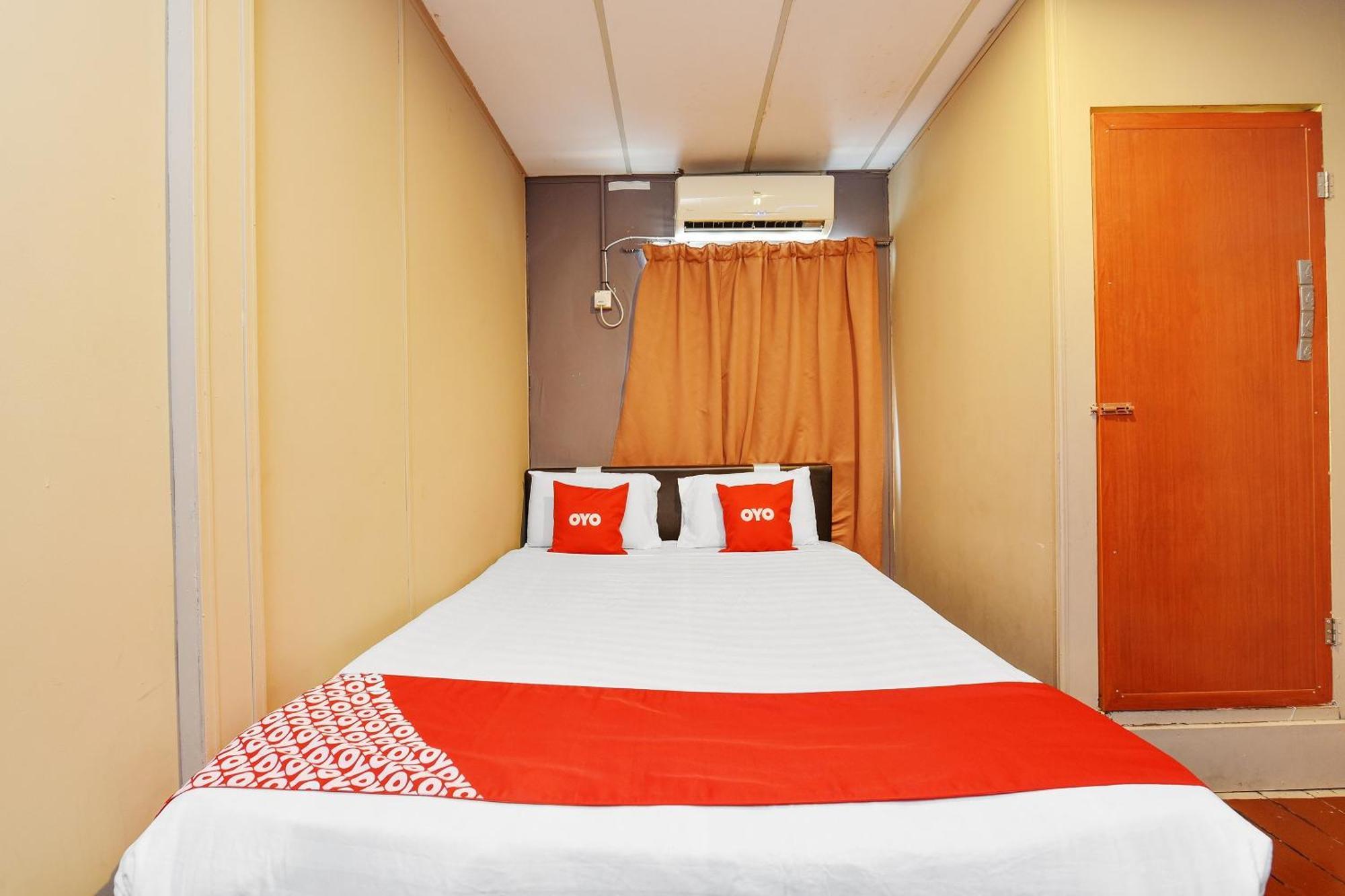 Oyo 90627 Pulau Ketam Inn Кланг Экстерьер фото