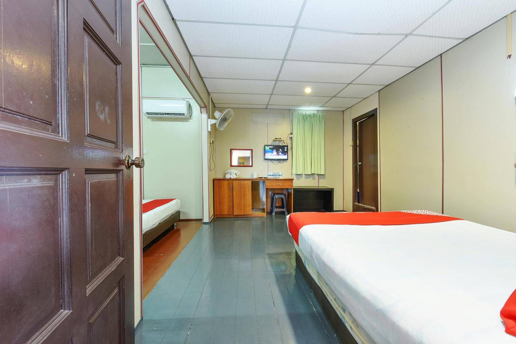Oyo 90627 Pulau Ketam Inn Кланг Экстерьер фото